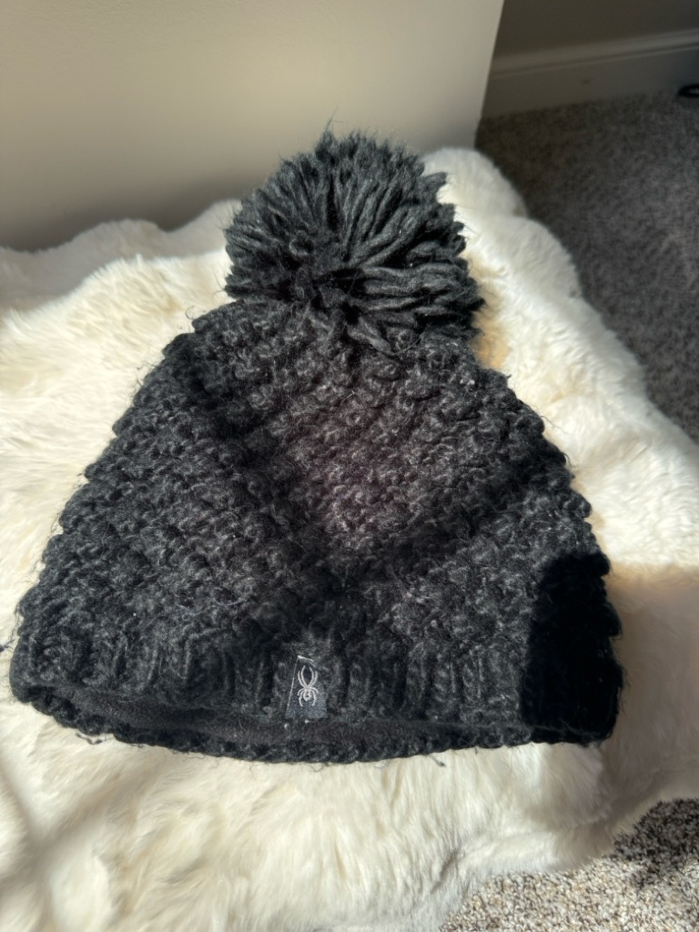 Black Knit Pom Beanie Spyder Ski Hat Cozy Aspen Chic Winter Hat - Picture 5 of 6